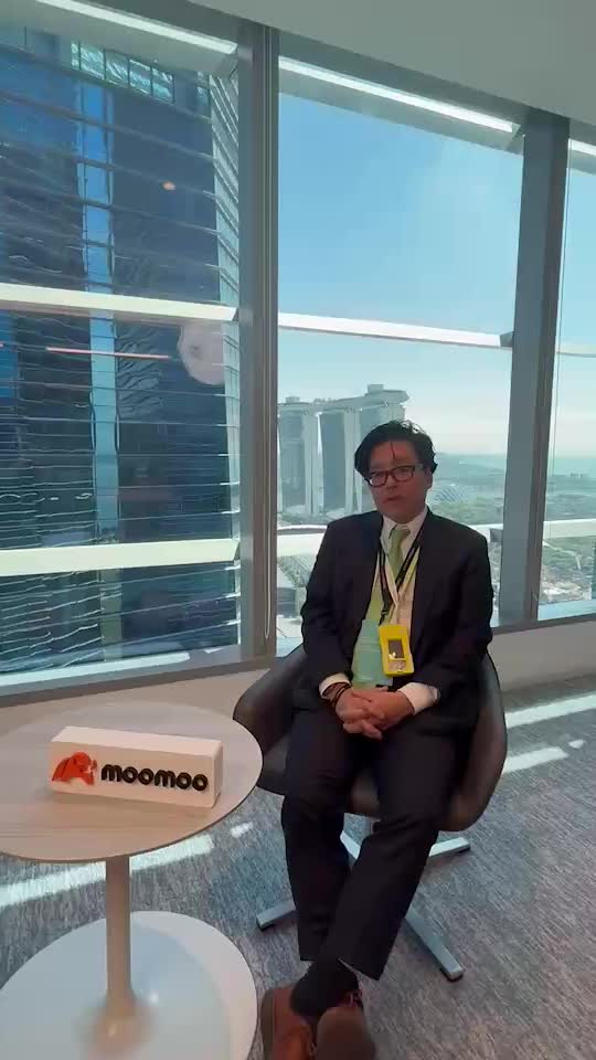 在正式採訪moomoo之前快速拍張照片