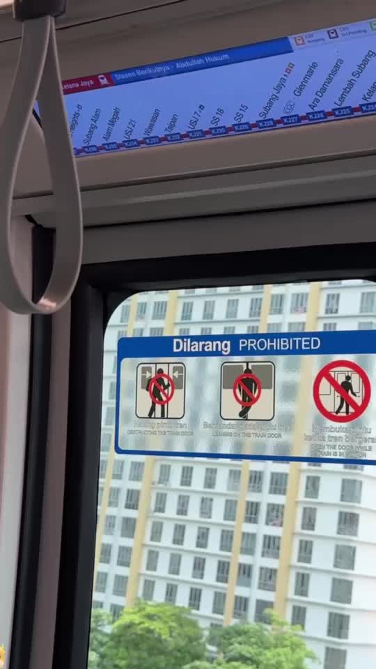 📹 Work Vlog EP.2 ✨ Ever wondered what it’s like working at Malaysia’s 1st Moomoo Experience Store? 👀